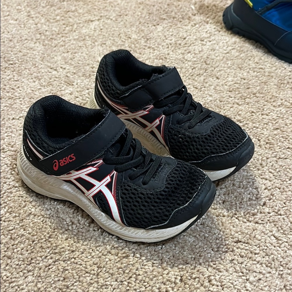 Asics Black and White Sneakers with Breathable Mesh